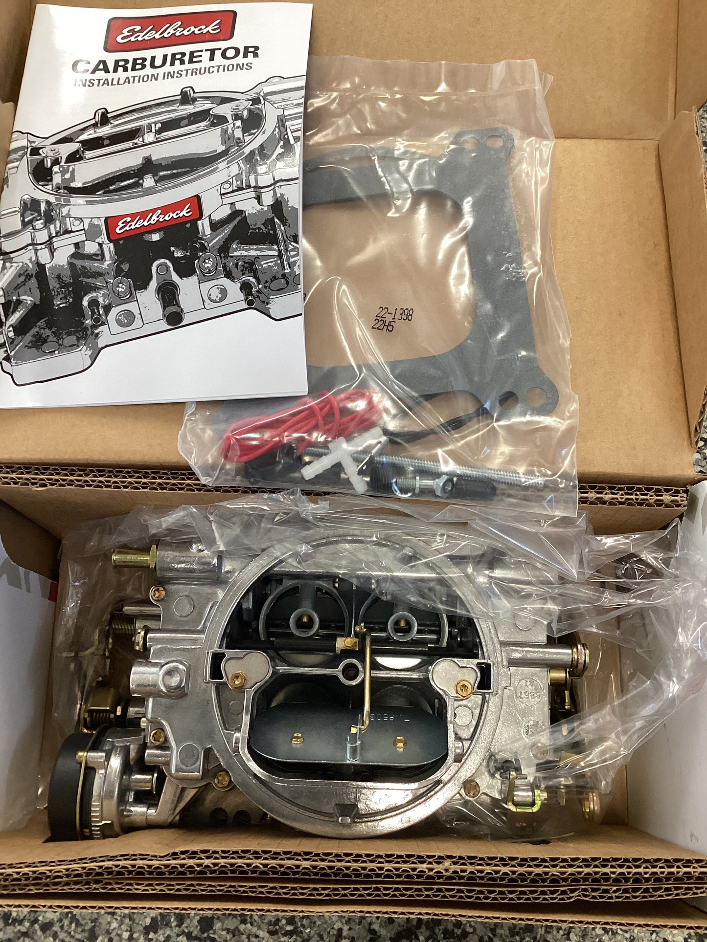 EDELBROCK 750 CARB